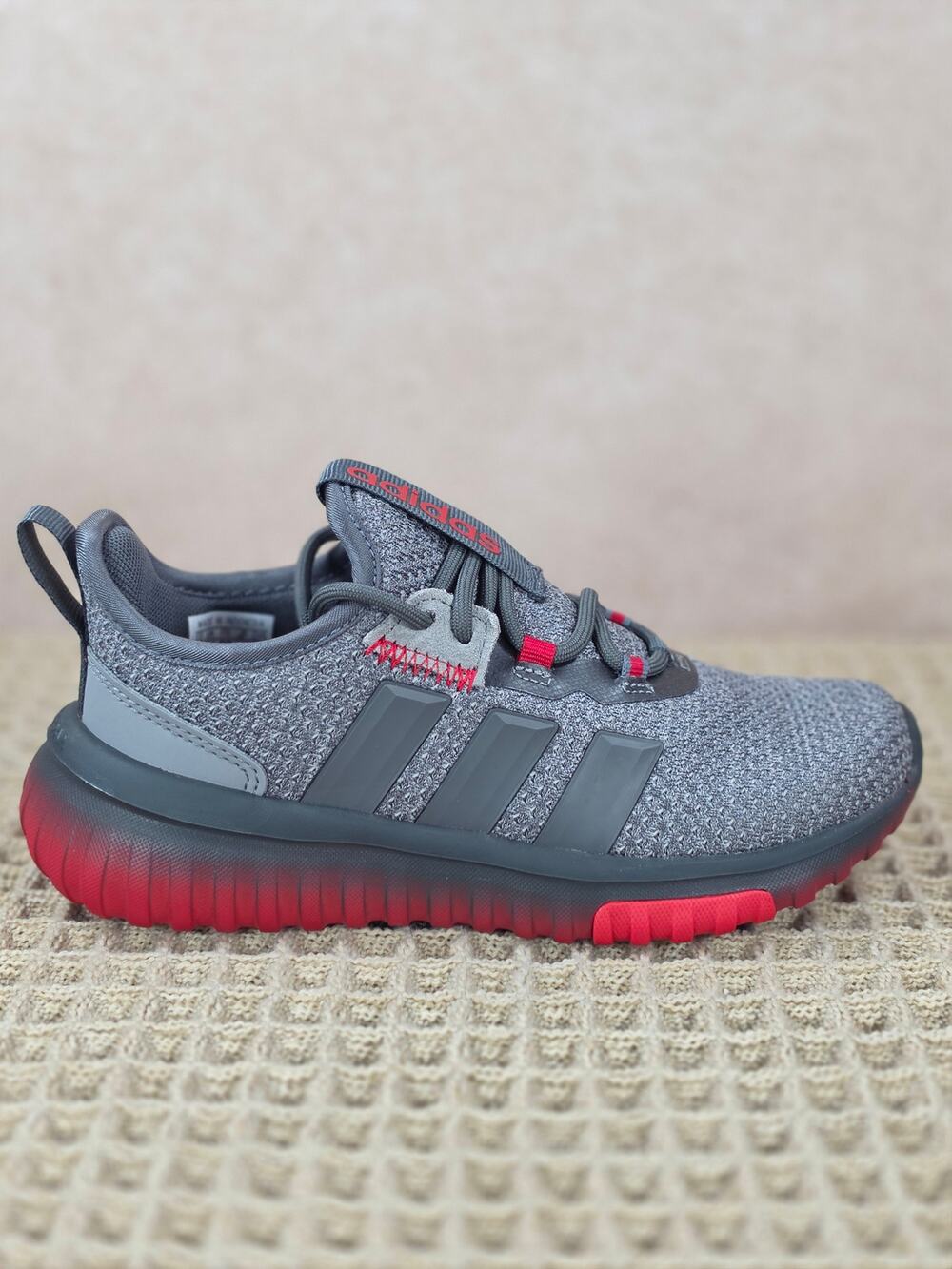 Adidas Kaptir 4.0 K IH1841 Youth 1 Black Grey Red – Brand New in Box